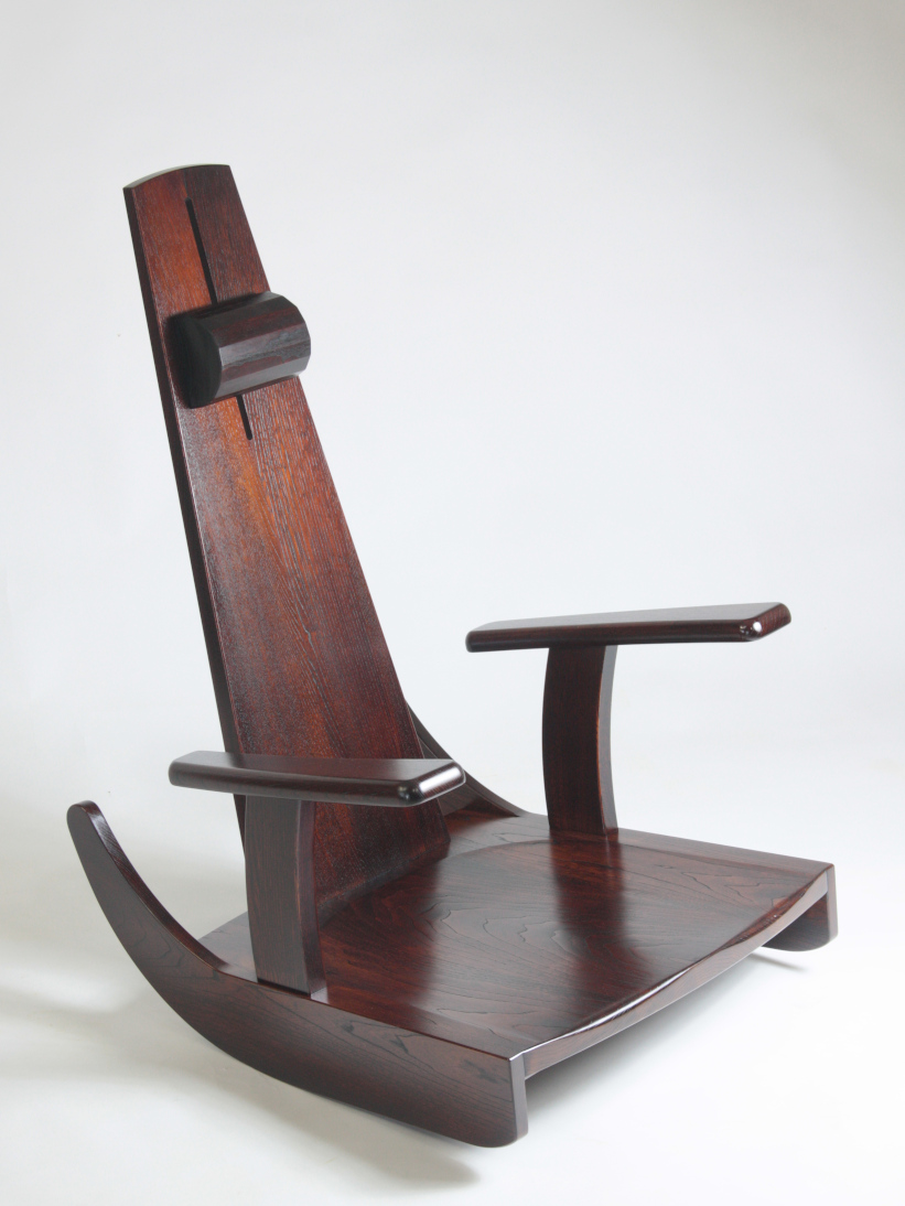 セン材の安楽座椅子 | 国産材オーダー家具で始めるビッグ テーブル ライフ 岩泉純木家具